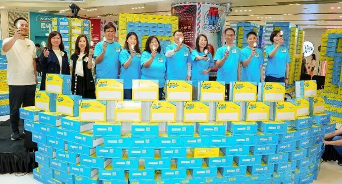 Hong Yip together with co-orgnisers established a community-wide network for material supports with an embodiment of caring love to echo the theme of the year - LIGHT.